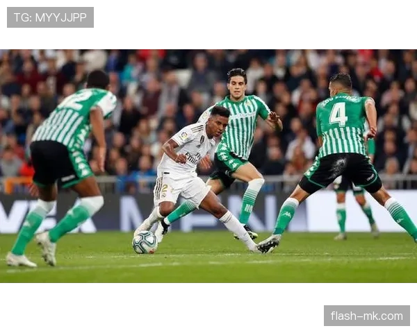 马丁内利与维尼修斯:巴西边锋早期发展路径对比分析